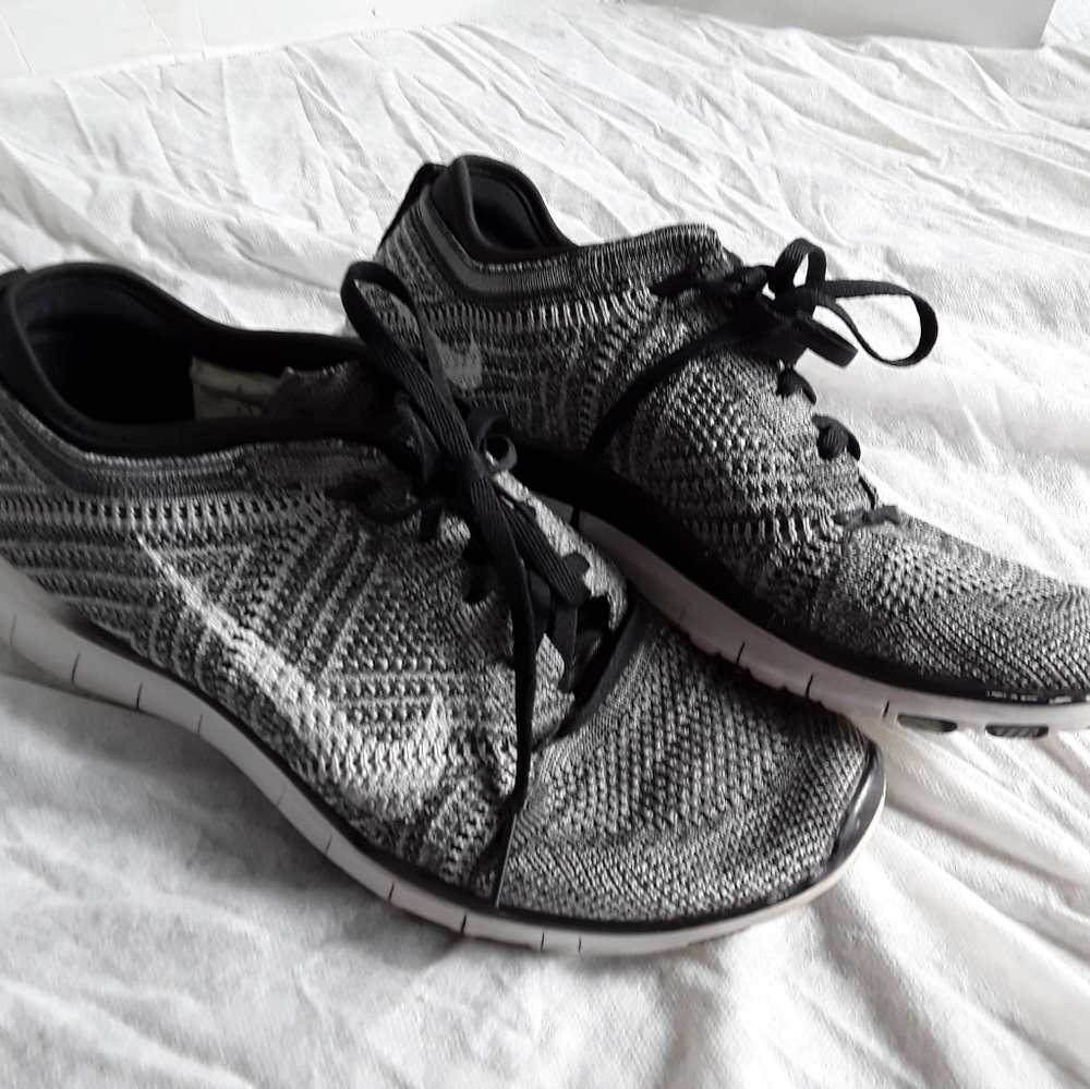 Nike Free TR Flyknit 5.0 Oreo